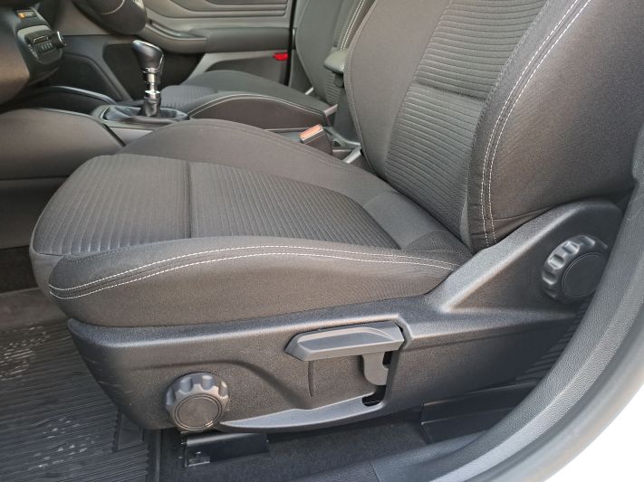 www.DobreUzywane.pl - FORD FOCUS 1,0 ECOBOOST 125 KM KOMBI TITANIUM