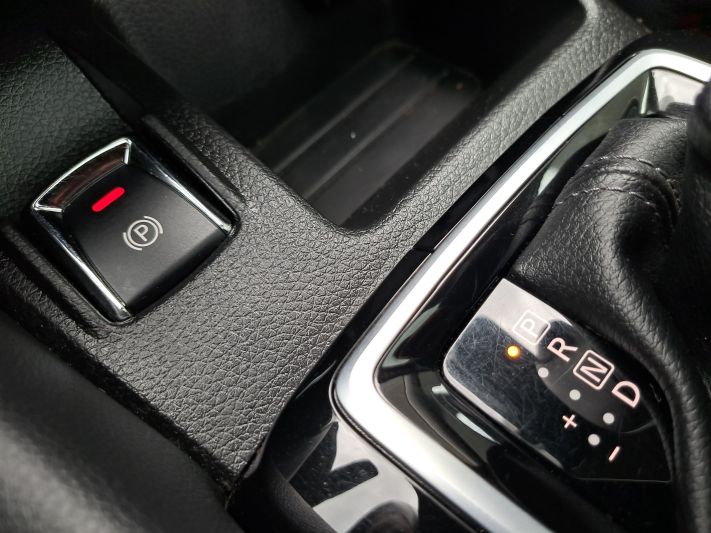 www.DobreUzywane.pl - NISSAN QASHQAI 1.3 DIG-T 159KM AUTOMAT N-CONNECTA + PAKIET ZIMOWY,STYL