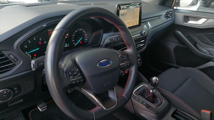 www.DobreUzywane.pl - FORD FOCUS 1,5 ECOBOOST 150 KM ST LINE KRAJOWY SERWIS ASO