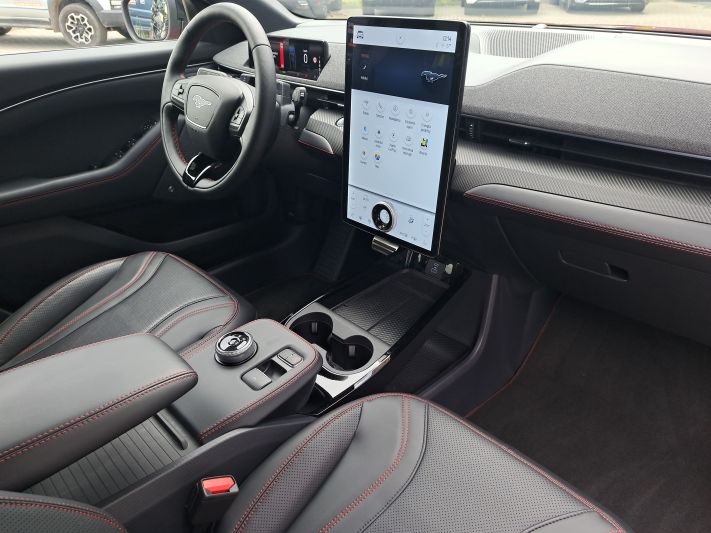www.DobreUzywane.pl - FORD MACH-E AWD 269 KM 75kW