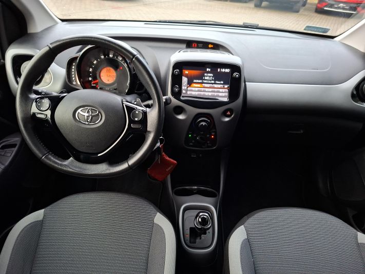 www.DobreUzywane.pl - TOYOTA AYGO 1.0 BENZYNA 72KM X-PLAY AUTOMAT
