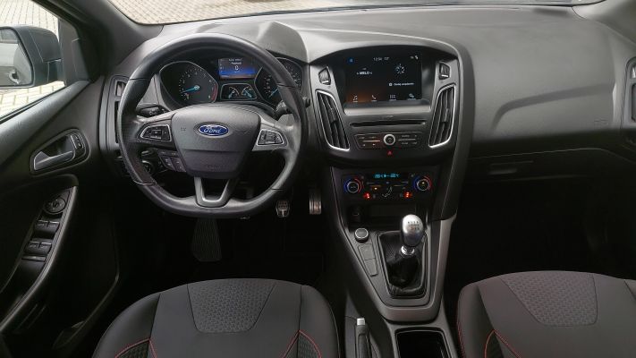 www.DobreUzywane.pl - FORD FOCUS 1,5 ECOBOOST 150 KM, ST-LINE, PRZEBIEG TYLKO 33 TYS KM!!!