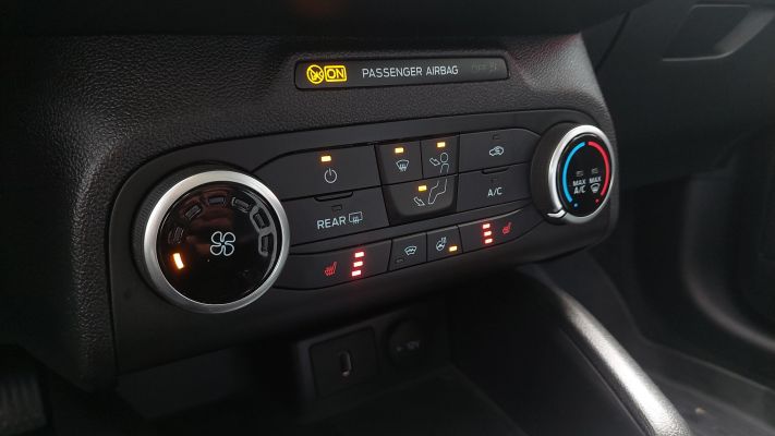 www.DobreUzywane.pl - FORD FOCUS 1.0 ECOBOOST 125 KM TREND