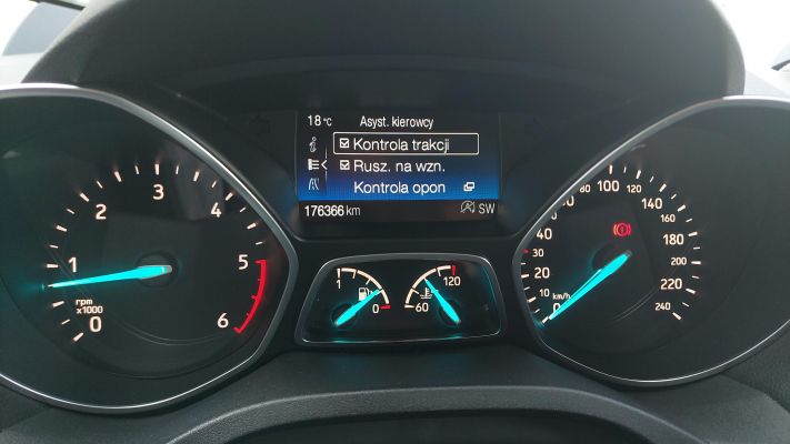 www.DobreUzywane.pl - FORD KUGA 2.0 TDCI TITANIUM + PAKIET X SALON PL