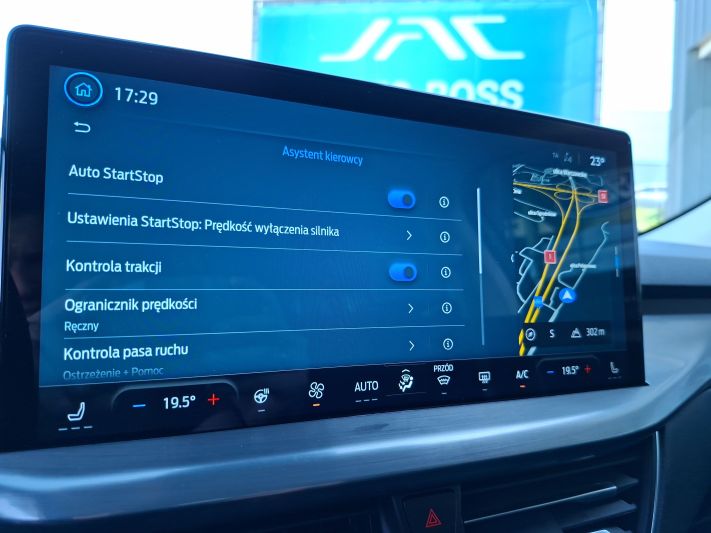 www.DobreUzywane.pl - FORD FOCUS 1.0 ECOBOOST 125 KM TITANIUM X HATCHBACK