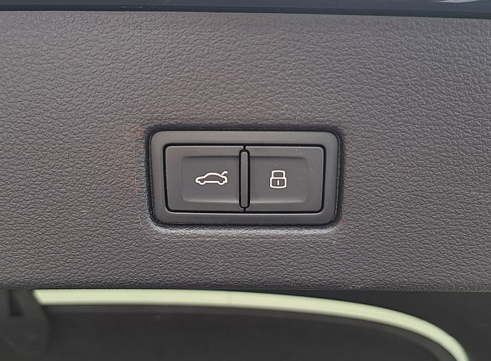 www.DobreUzywane.pl - AUDI A7 SPORTBACK 55 TFSI e quattro 367 KM S TRONIC