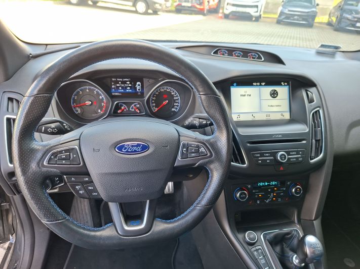 www.DobreUzywane.pl - FORD FOCUS RS 2.3 BENZYNA 350KM AWD MANUAL