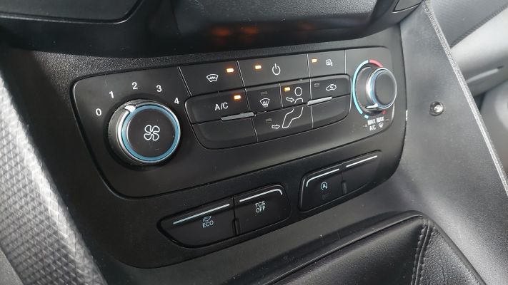 www.DobreUzywane.pl - FORD CONNECT 1.5 ECOBLUE 120KM L2 TREND