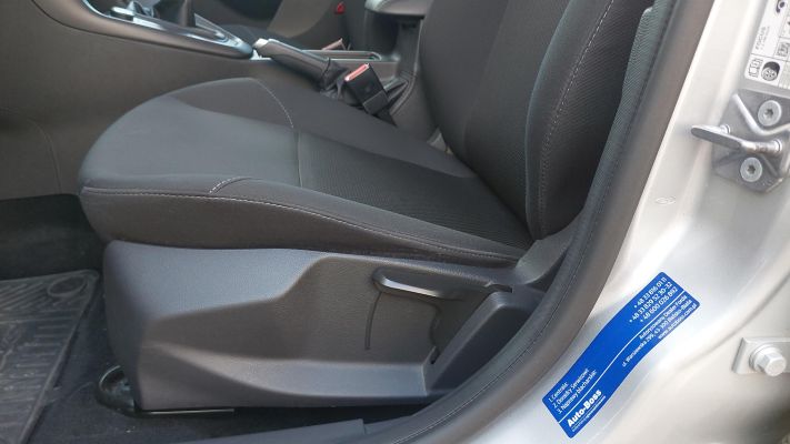 www.DobreUzywane.pl - FORD FOCUS 16 16 V 105 DURATEC TREND TYLKO 42 TYS PREZBIEGU