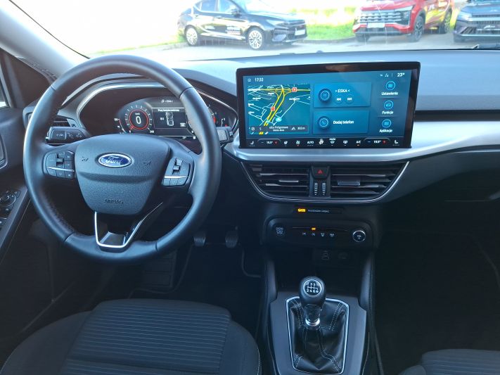 www.DobreUzywane.pl - FORD FOCUS 1.0 ECOBOOST 125 KM TITANIUM X HATCHBACK