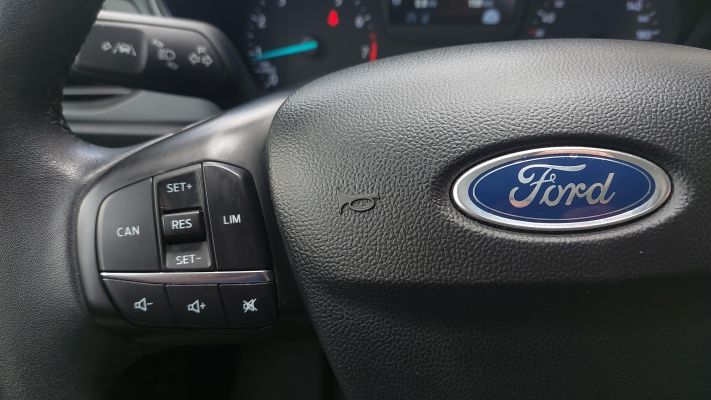 www.DobreUzywane.pl - FORD FOCUS 1.0 ECOBOOST 125 KM TREND