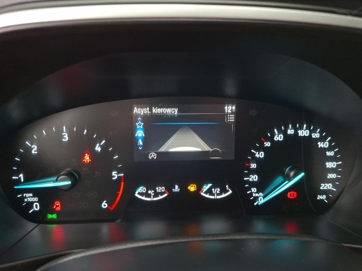 www.DobreUzywane.pl - FORD FOCUS 1.5 ECOBLUE 120 KM CONNECTED